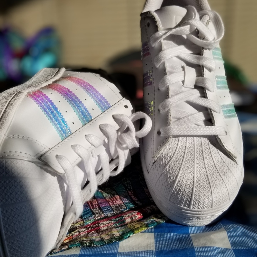 Adidas Superstar iridescent 6.5 woman